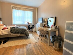 65 Saint Marys St, Unit 4 in Brookline, MA - Foto de edificio - Building Photo