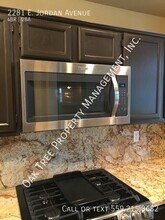 2281 E Jordan Ave in Fresno, CA - Building Photo - Building Photo