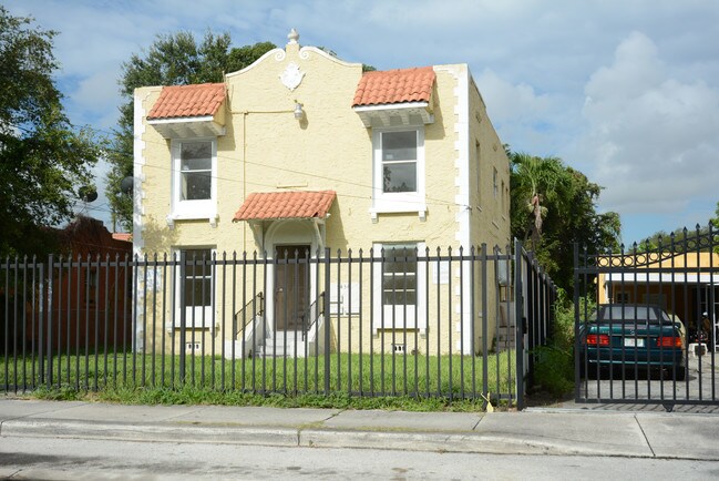 5434 NW 5th Ave in Miami, FL - Building Photo - Building Photo