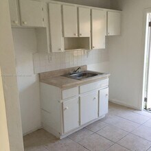 726 21st St in West Palm Beach, FL - Building Photo - Building Photo