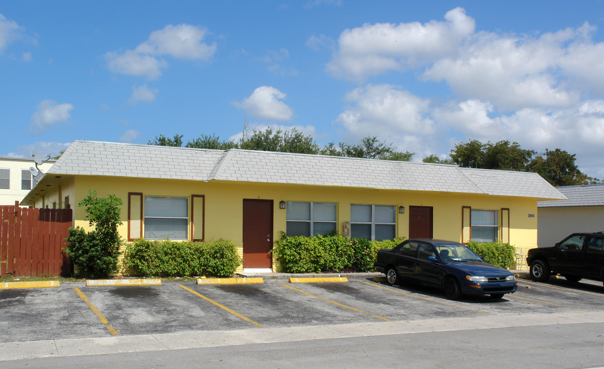 3940 NW 30th Ter in Lauderdale Lakes, FL - Building Photo