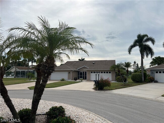 108 Tanglewood Ct in Naples, FL - Building Photo - Building Photo