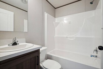 102 Gaslight Dr in Versailles, IN - Building Photo - Building Photo
