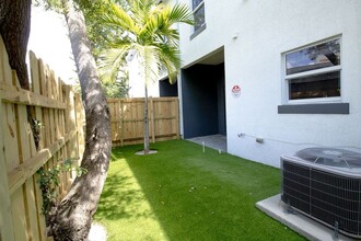 424 SE 16th St in Fort Lauderdale, FL - Building Photo - Building Photo
