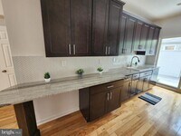 2327 S Rosewood St photo'