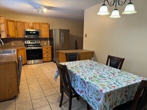 285 1/4 Walnut St, Unit Apt A in Oswego, NY - Building Photo - Building Photo