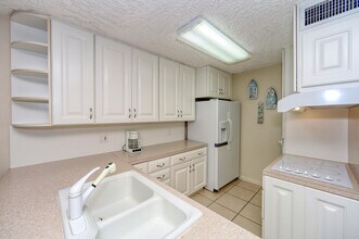 5060 N Ocean Dr in Riviera Beach, FL - Building Photo - Building Photo