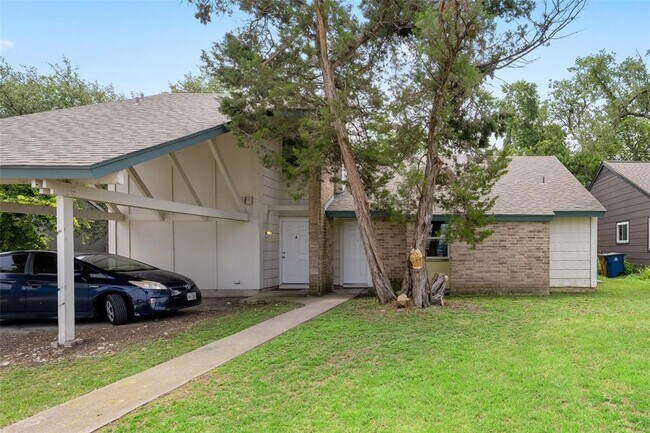 6903 Woodhue Dr in Austin, TX - Building Photo - Building Photo