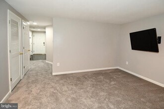 8417 Old Colony Dr S in Upper Marlboro, MD - Foto de edificio - Building Photo
