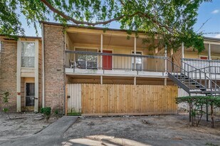 8201 Richmond Ave. in Houston, TX - Building Photo