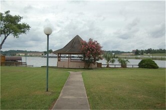 6107 Snug Harbor Blvd in Montgomery, TX - Building Photo - Building Photo