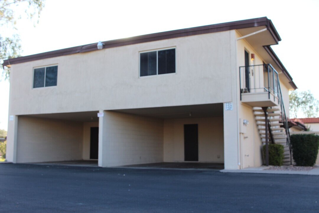 756 Joan D Arc in Phoenix, AZ - Building Photo