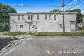 831 5th St NW in Grand Rapids, MI - Building Photo - Building Photo