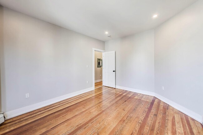 5 Carson St, Unit 3 in Boston, MA - Building Photo - Building Photo