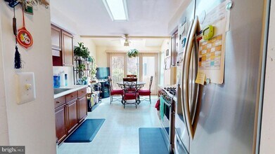 6279 Walkers Croft Way in Alexandria, VA - Foto de edificio - Building Photo