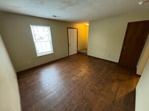 2206 Mac's Ct in Springfield, MO - Building Photo - Building Photo