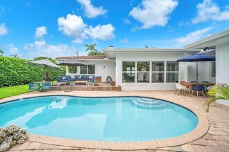 2212 NE 32nd Ave in Fort Lauderdale, FL - Building Photo - Building Photo