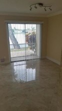 1447 Lake Mango Way in West Palm Beach, FL - Building Photo - Building Photo