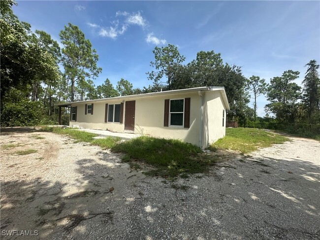 2102 Fitch Ave in Alva, FL - Building Photo - Building Photo