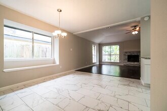 2314 Pebbledowne Cir in Sugar Land, TX - Building Photo - Building Photo