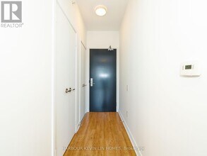290-3290 Adelaide St W in Toronto, ON - Building Photo - Building Photo