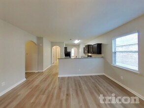 211 Kennedy Dr in Venus, TX - Building Photo - Building Photo