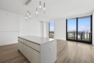 101 Diplomat Pkwy, Unit 2002 in Hallandale Beach, FL - Building Photo - Building Photo