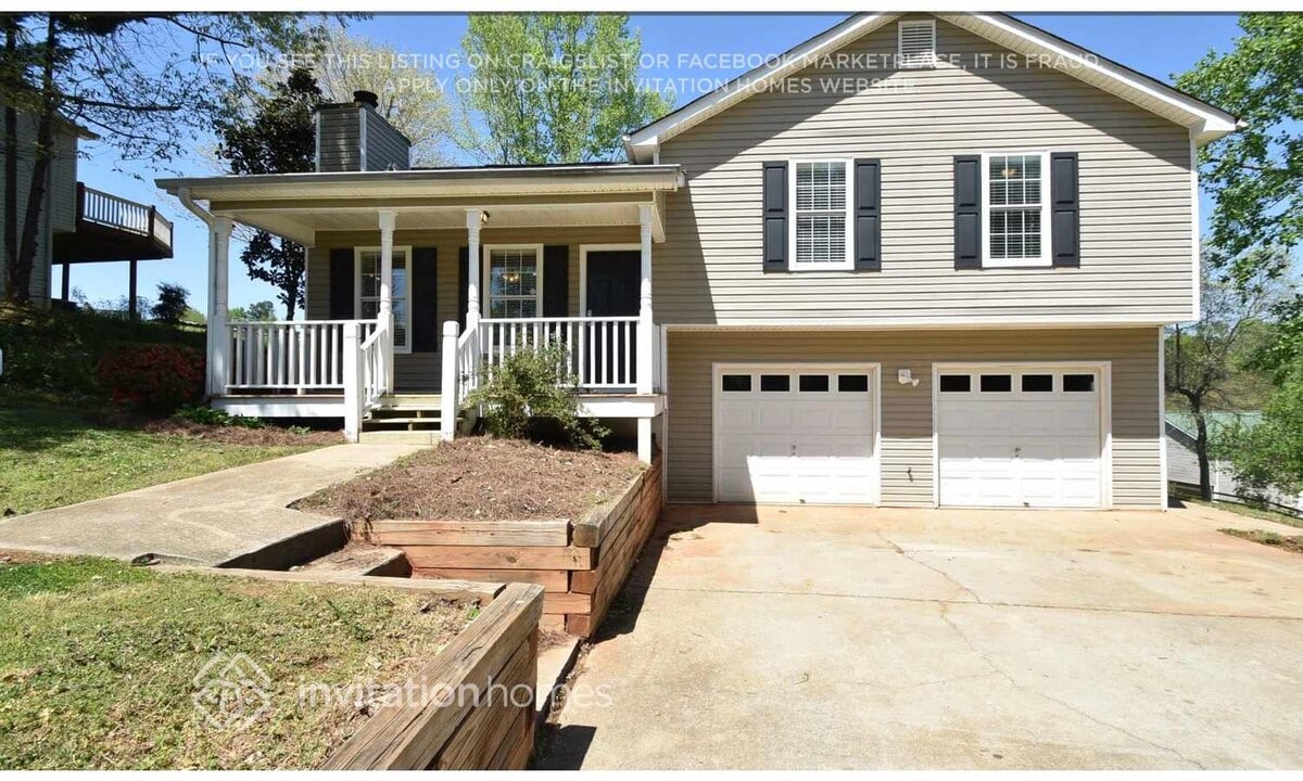 5062 Snap Dragon Dr in Flowery Branch, GA - Building Photo