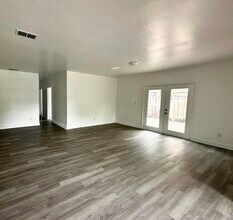 1645 NE 175th St in North Miami Beach, FL - Building Photo - Building Photo