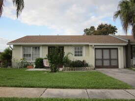 5524 Lakewood Cir S in Margate, FL - Building Photo
