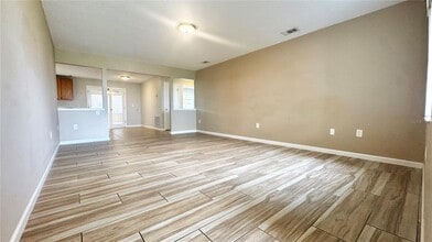 2307 Lakeshore Blvd in St. Cloud, FL - Building Photo - Building Photo