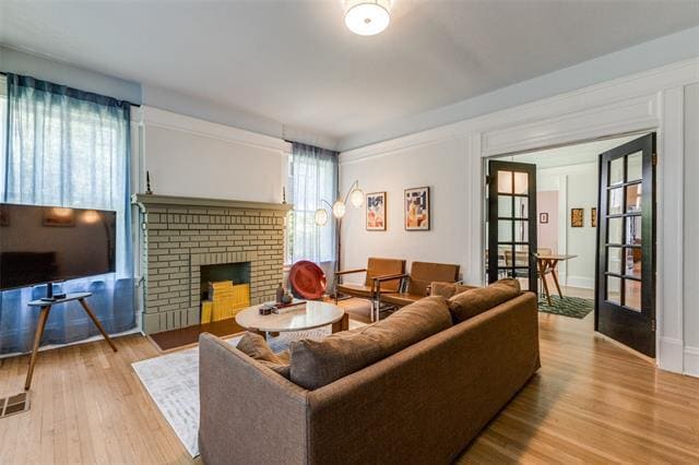 property at 5004 Worth St