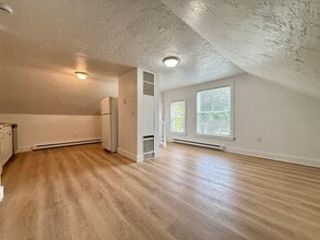 542 Mt Hope St-Unit -3 in North Attleborough, MA - Building Photo - Building Photo