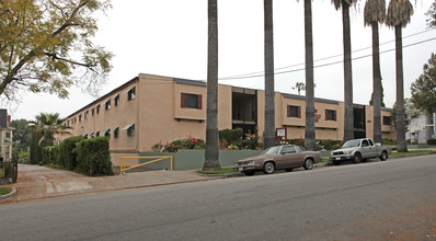 Garfield Palms in Pasadena, CA - Building Photo - Building Photo