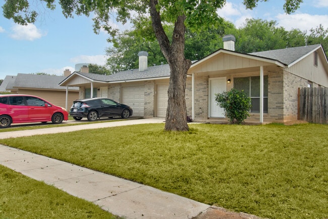 7912 Echo Wind St, Unit 7914 Echo Wind in San Antonio, TX - Building Photo - Building Photo