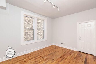 2747 W Augusta Blvd in Chicago, IL - Building Photo - Building Photo