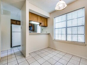 929 W Hickory St in Denton, TX - Building Photo - Building Photo