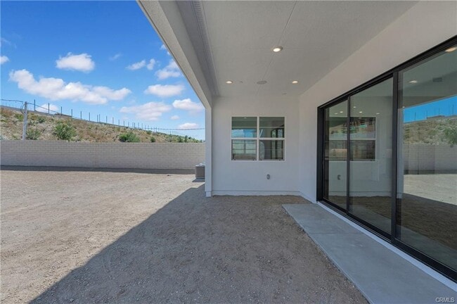27510 Elderberry Dr in Valencia, CA - Building Photo - Building Photo