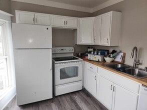 116 N Summit St in Kendallville, IN - Building Photo - Building Photo