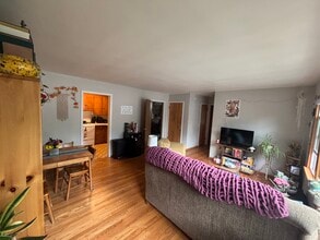 1208 Erin St, Unit B in Madison, WI - Building Photo - Building Photo