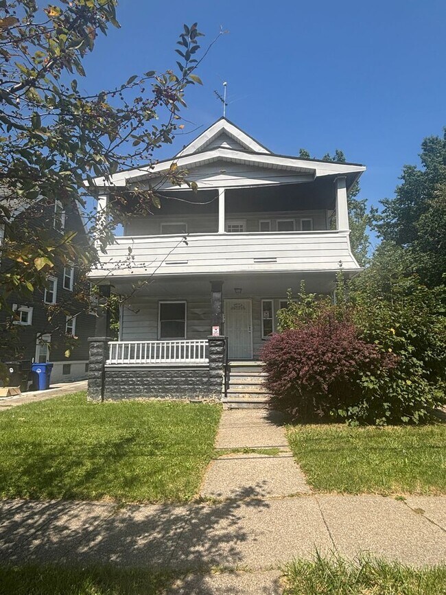 property at 11713 Griffing Ave