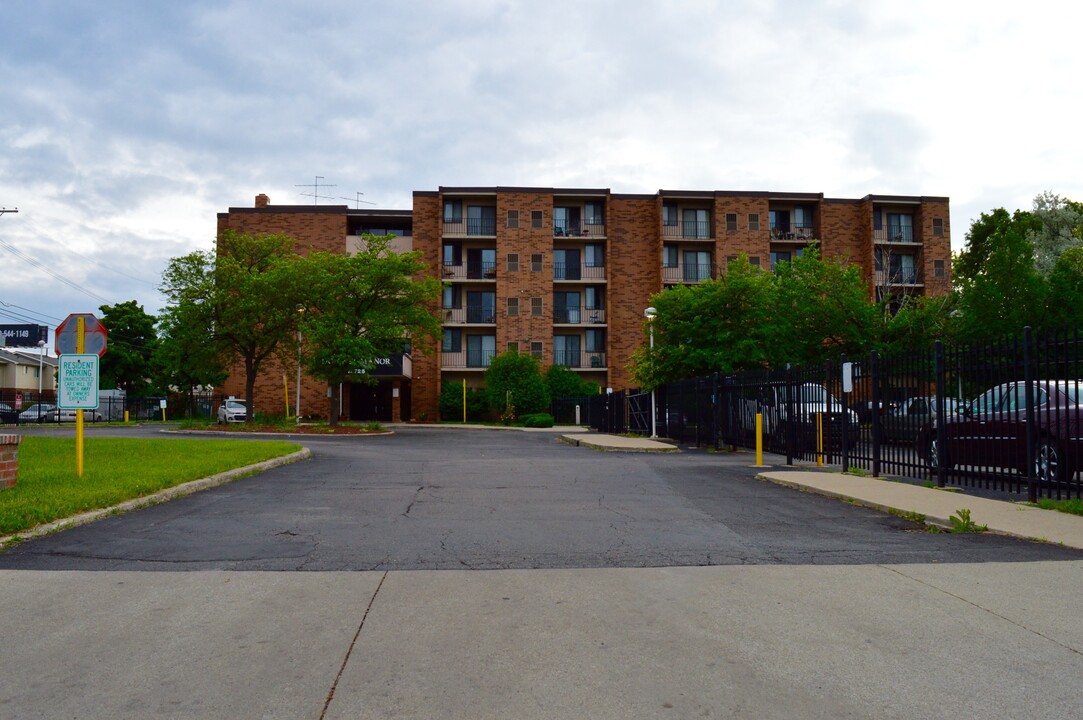 Downes Manor Apartments in Highland Park, MI - Foto de edificio