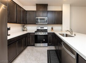 1155 Tektite Ave in Henderson, NV - Building Photo