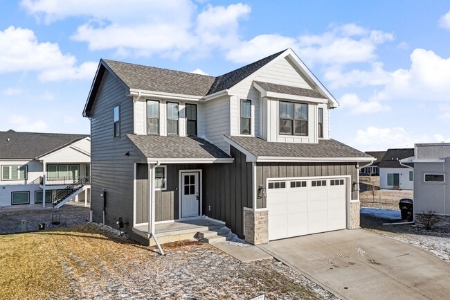 property at 1401 NE Savana Dr