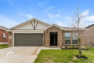 2013 Hialeah Dr in Seagoville, TX - Building Photo