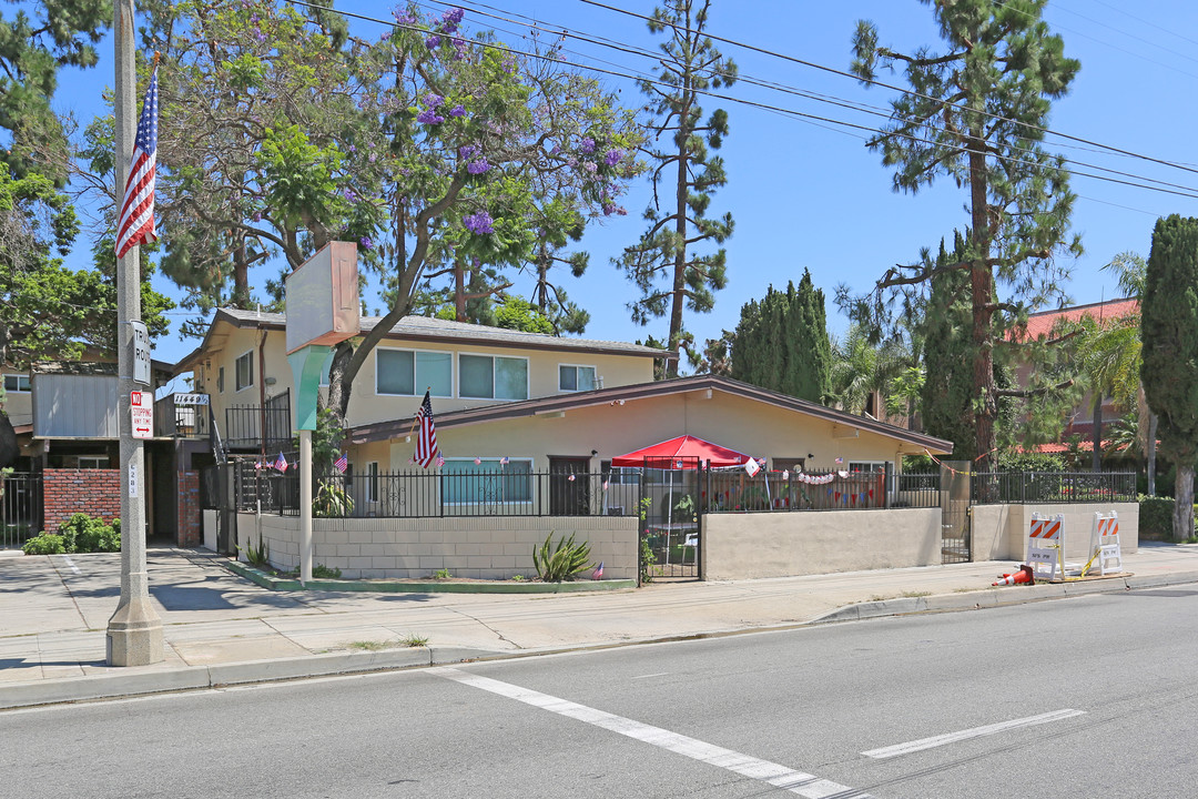 Santa Fe Apartments in Santa Fe Springs, CA - Building Photo