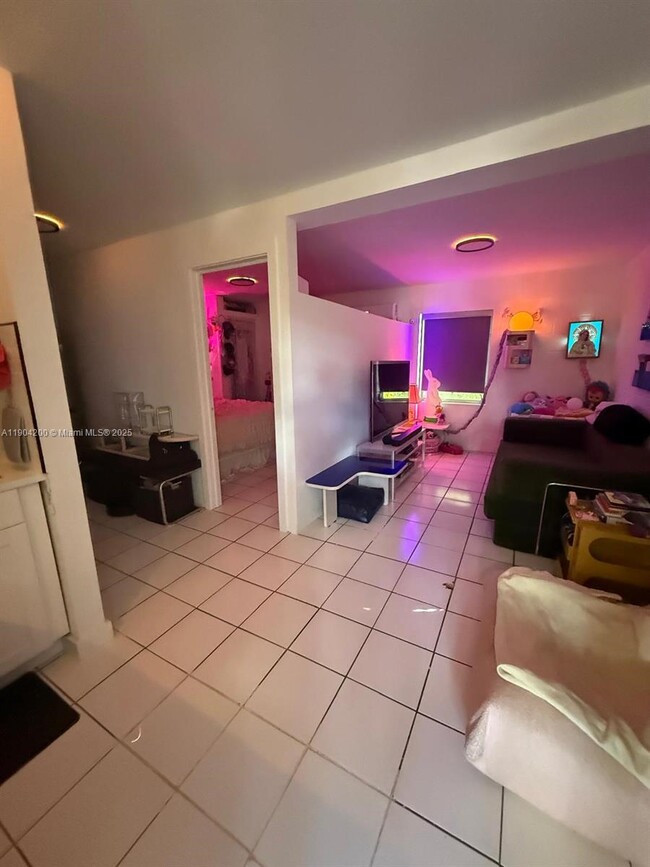 5028 NW 3rd Ave in Miami, FL - Building Photo - Building Photo