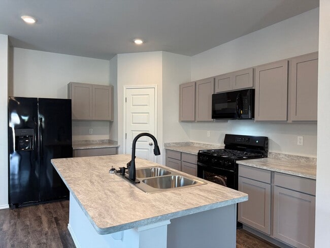 9516 Gray Wolf Ln in Oklahoma City, OK - Building Photo - Building Photo