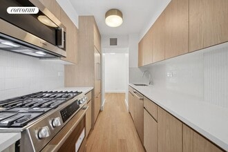 501 E 87th St in New York, NY - Foto de edificio - Building Photo