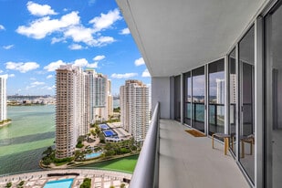 495 Brickell, Unit 2606 in Miami, FL - Building Photo